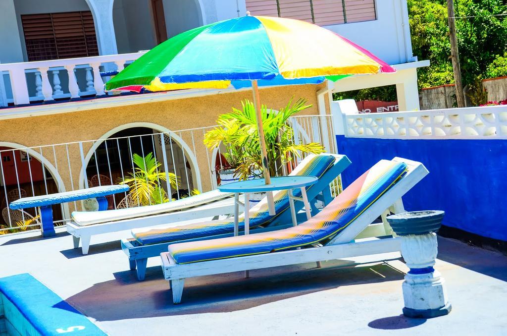 Marine View Hotel Ocho Rios Exterior foto