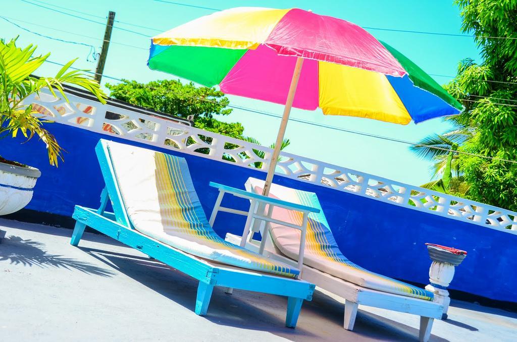 Marine View Hotel Ocho Rios Exterior foto