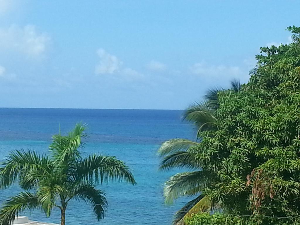 Marine View Hotel Ocho Rios Exterior foto