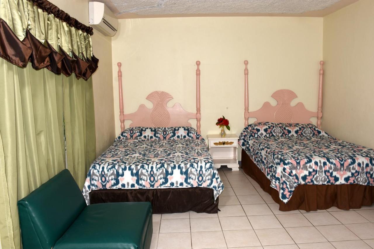 Marine View Hotel Ocho Rios Cameră foto